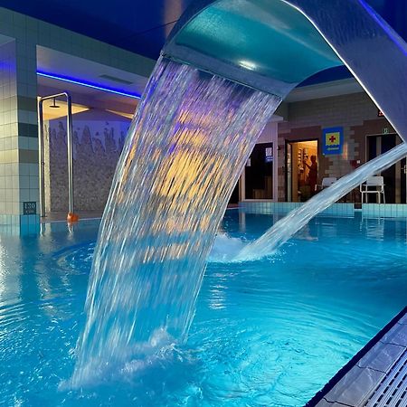 Hotel Victoria Болшево Екстериор снимка