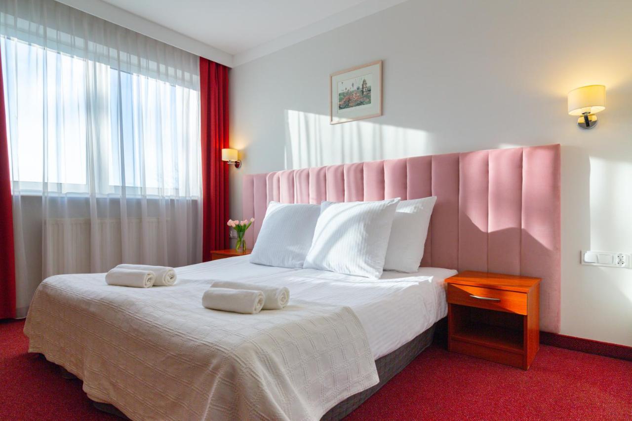 Hotel Victoria Болшево Екстериор снимка