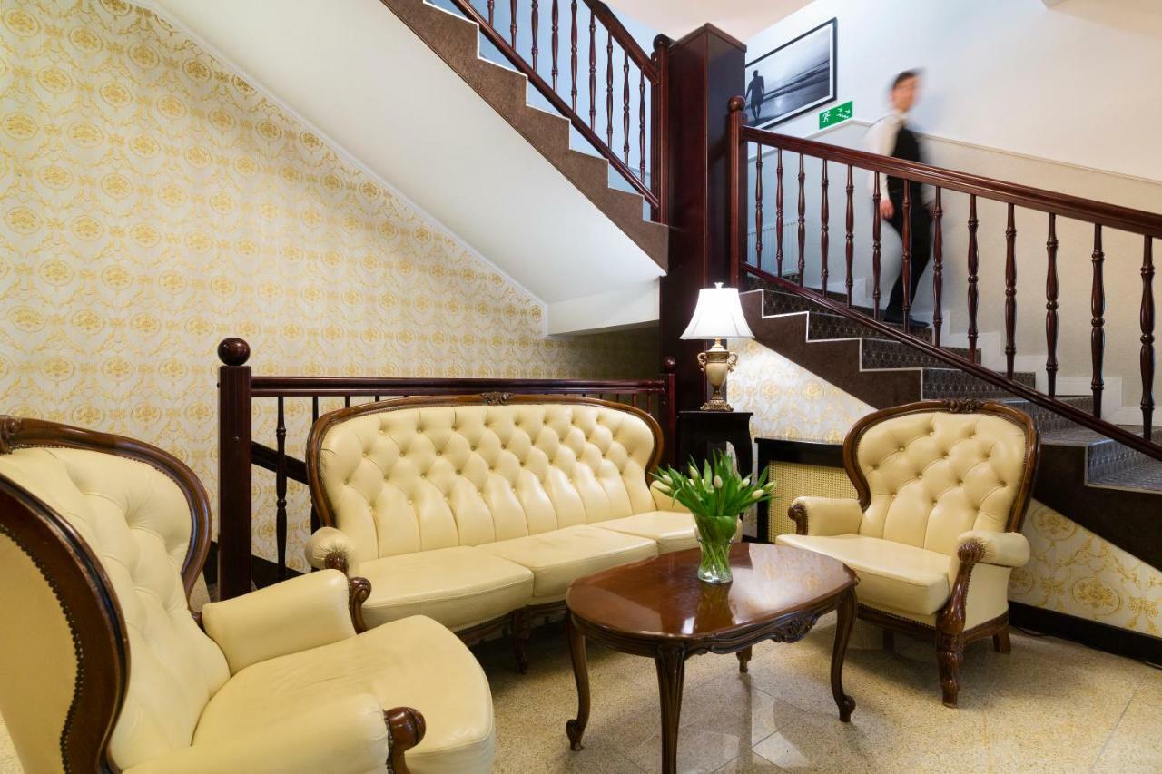 Hotel Victoria Болшево Екстериор снимка