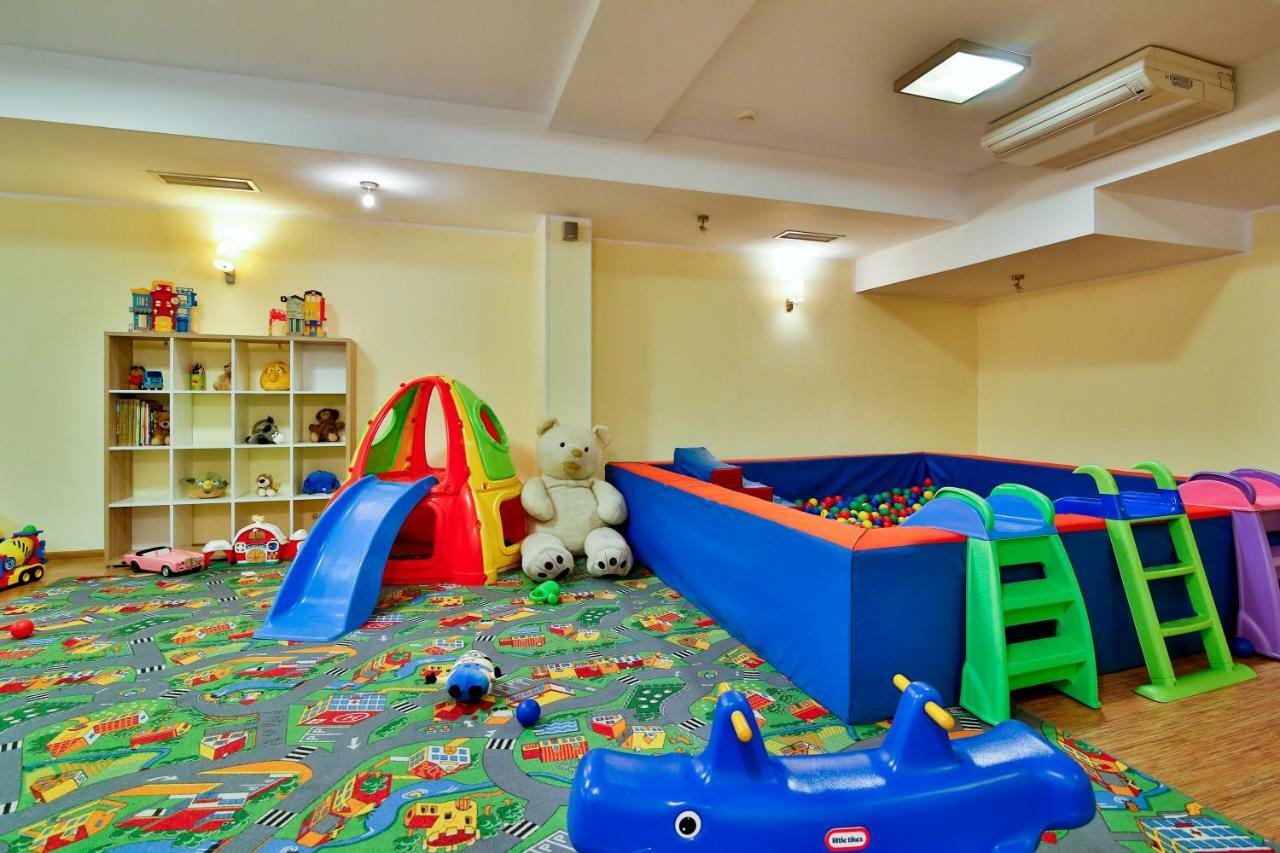 Hotel Victoria Болшево Екстериор снимка